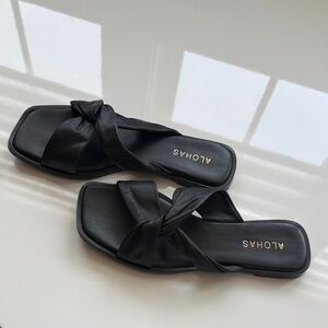 ALOHAS Black Knotted Sandals